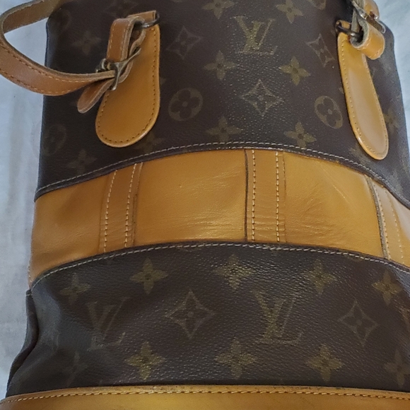 Vintage LV Bucket Bag. Paper Tag! Circa 1970s. - Picture 3 of 11
